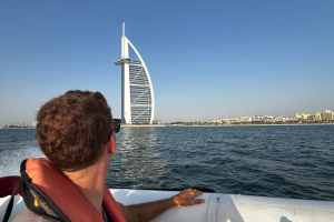 Love Boats | 90 Minutes Sightseeing Tour